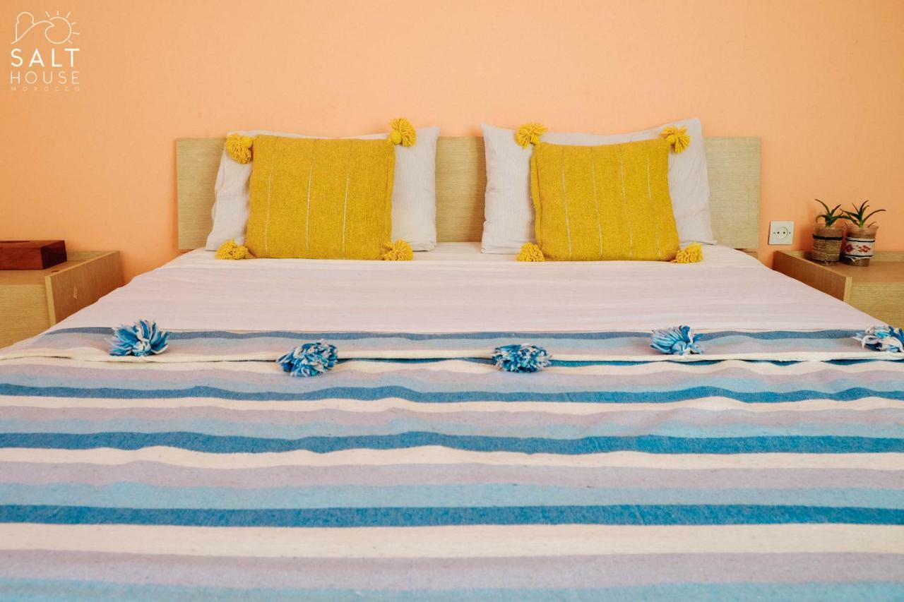 Salt House Morocco - Surf & Yoga Camp Bed & Breakfast Tamraght ภายนอก รูปภาพ